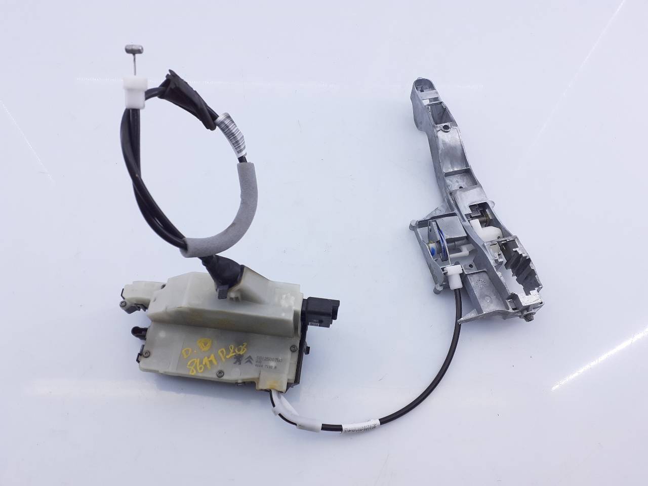 PEUGEOT 208 Peugeot 208 (2012-2015) Front Right Door Lock 9812500780,40647192R,E1-A4-4-1 18695715