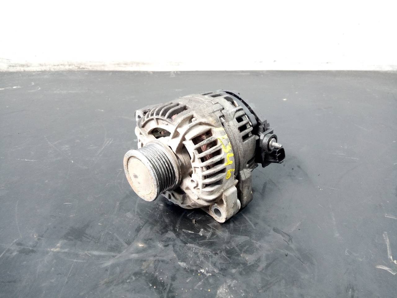 TOYOTA Hilux 7 generation (2005-2015) Alternator 0124315033,2706001060C,P3-B5-13-3 24073589