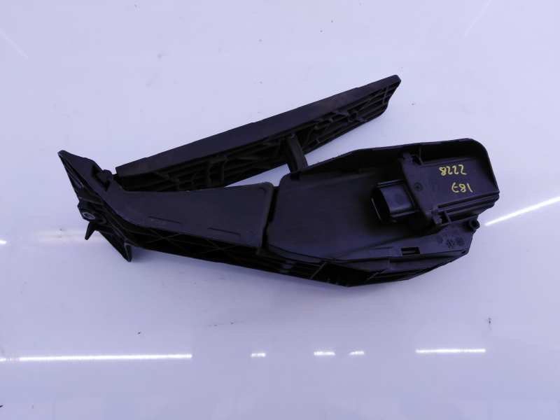 BMW 1 Series E81/E82/E87/E88 (2004-2013) Throttle Pedal 74766500,E3-A2-39-3 18664008