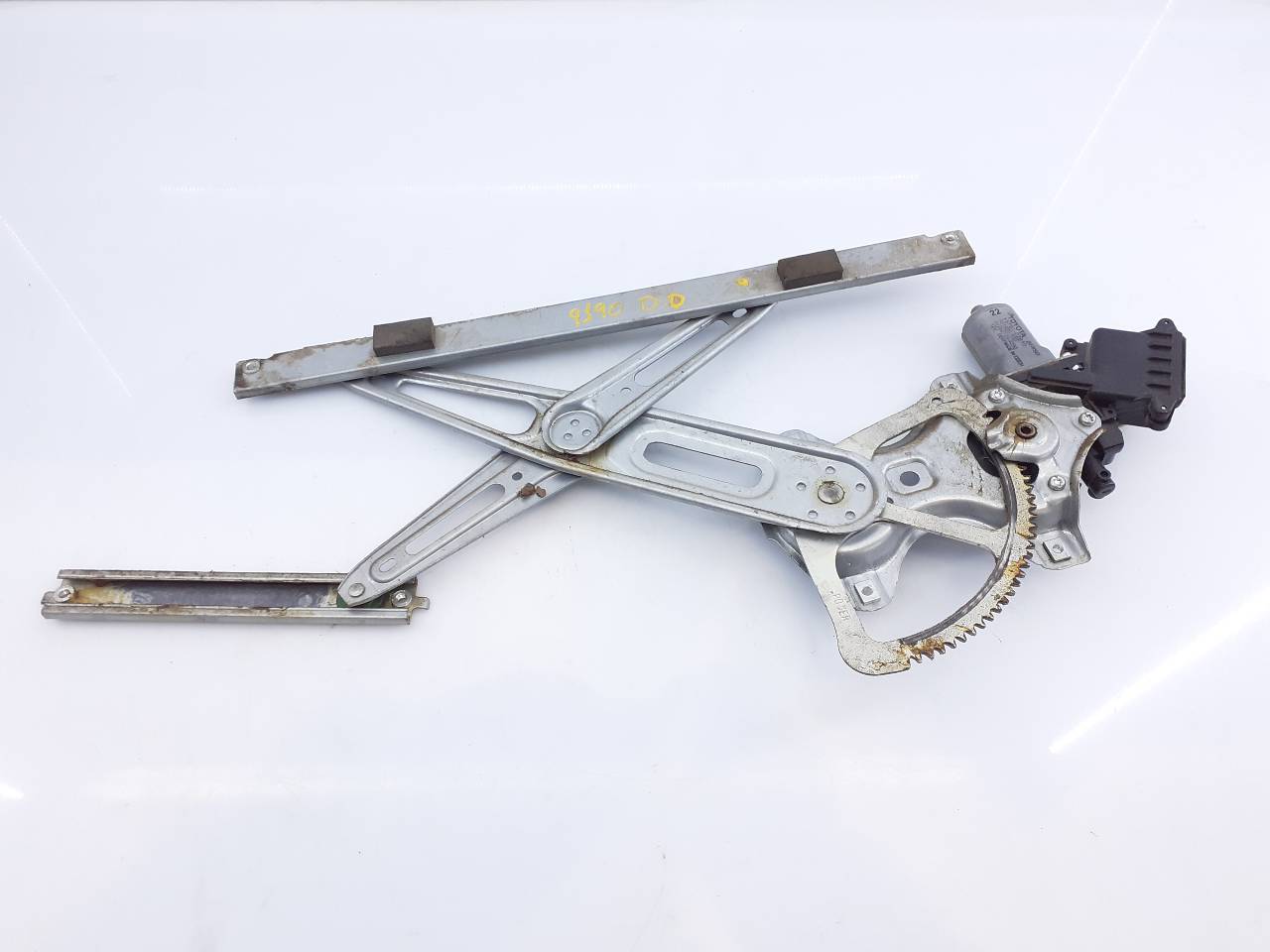 TOYOTA Auris 1 generation (2006-2012) Front Right Door Window Regulator 8570102010, E2-B4-20-2 24034414