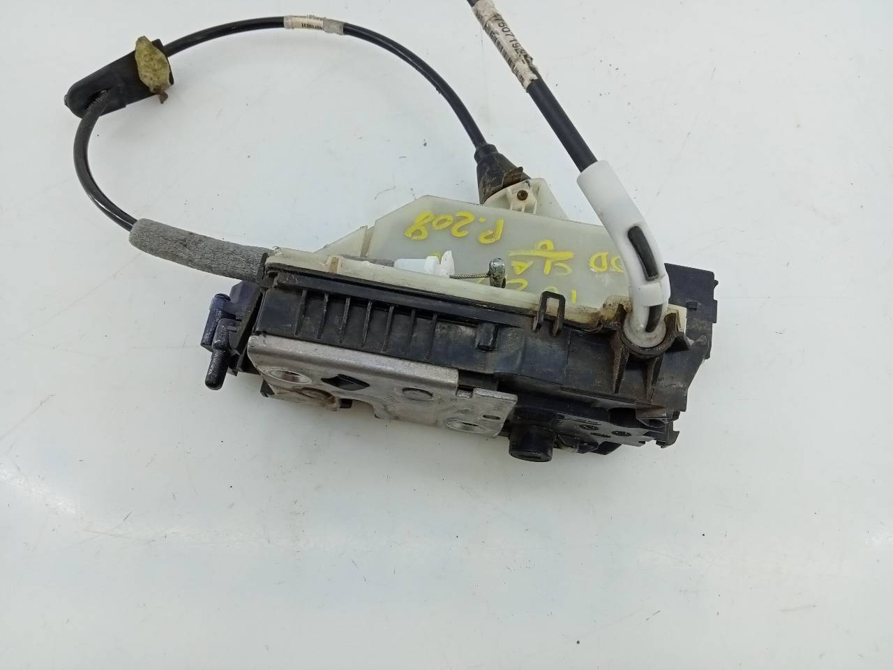 PEUGEOT 208 Peugeot 208 (2012-2015) Front Right Door Lock E1-A4-47-1 21797639