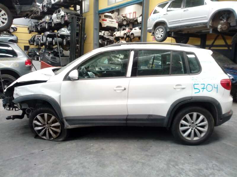 VOLKSWAGEN Tiguan 1 generation (2007-2017) Galinių dešinių durų spyna 5N0839016J, E1-B6-4-1 18430595