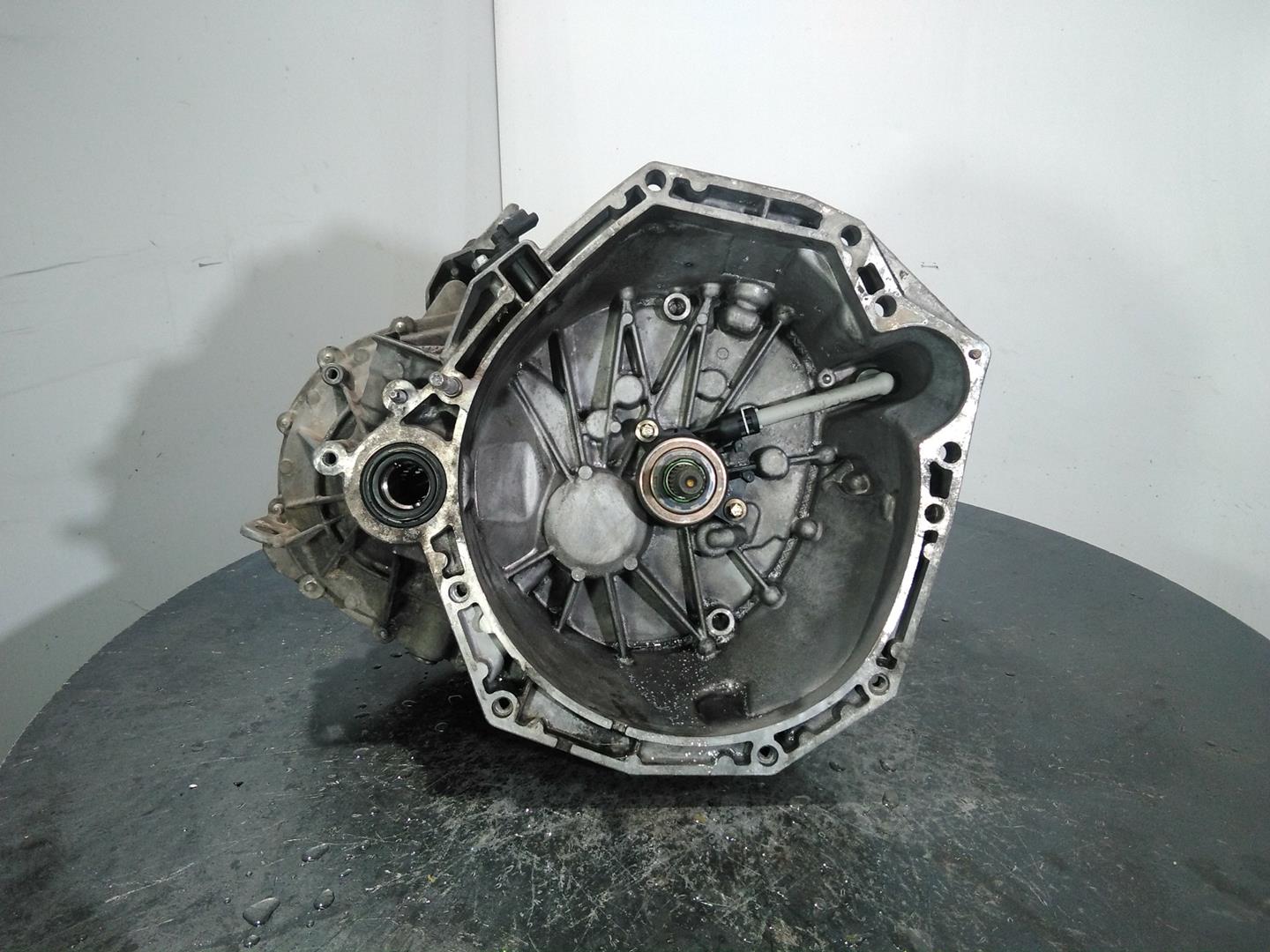 RENAULT Clio 3 generation (2005-2012) Gearbox TL4002,M1-B3-82 20610565