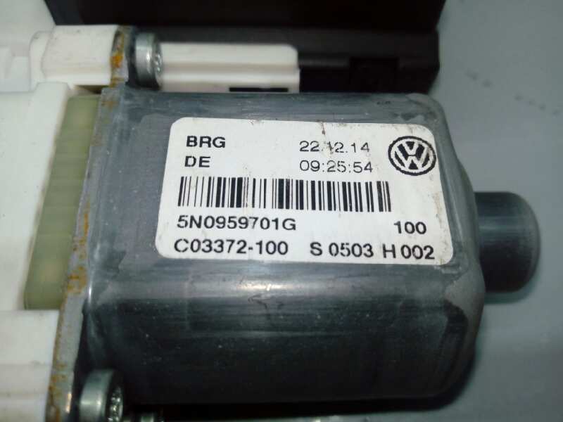 VOLKSWAGEN Tiguan 1 generation (2007-2017) Moteur de lève-vitre de porte avant gauche 5N0959701G,E1-B6-10-3 18406989