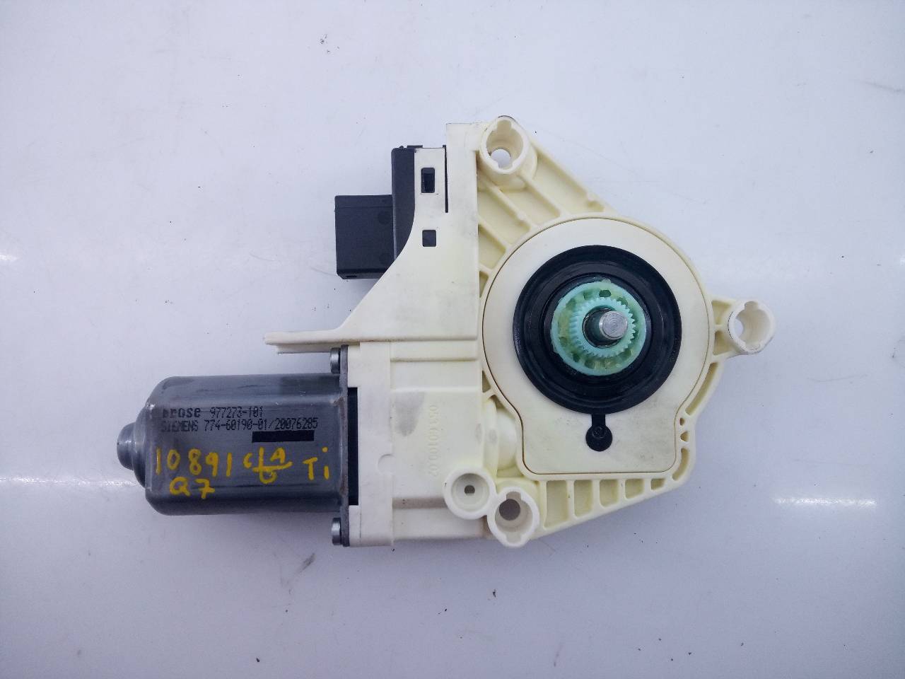 CHEVROLET Q7 4L (2005-2015) Rear Left Door Window Control Motor 4L0959801B,E1-B6-38-2 20963453