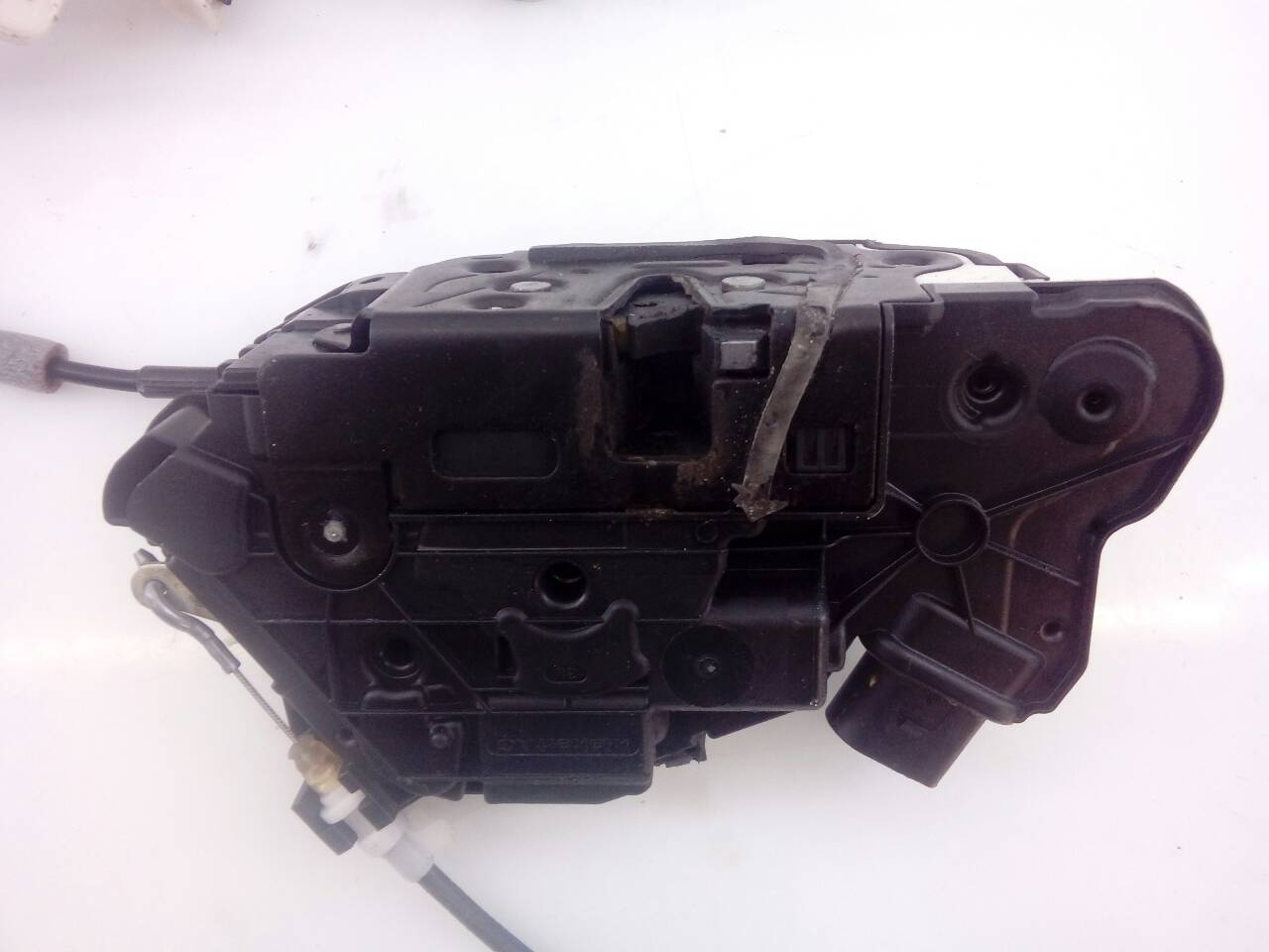 VOLKSWAGEN Tiguan 1 generation (2007-2017) Încuietoarea ușă stânga față 5N1837015F, E1-B6-34-1 18634081