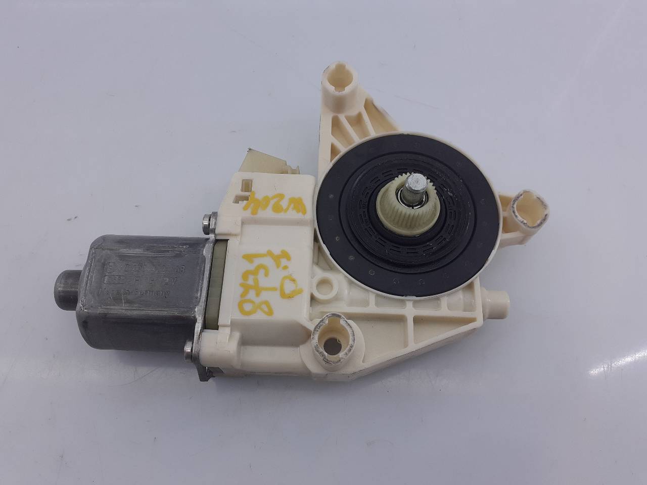 MERCEDES-BENZ C-Class W204/S204/C204 (2004-2015) Front Left Door Window Regulator Motor A2048200142,E1-A2-16-2 18731038