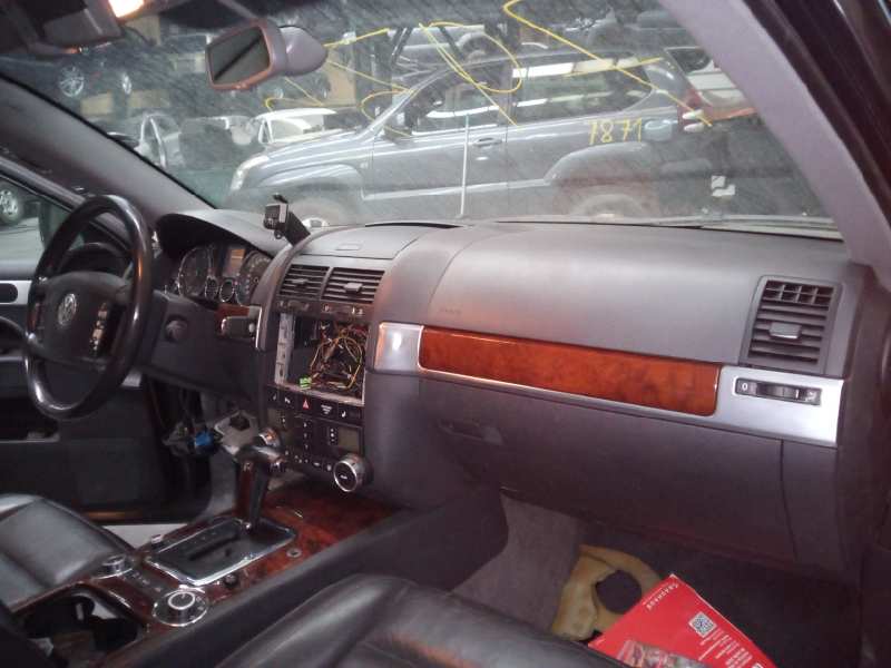 VOLKSWAGEN Touareg 1 generation (2002-2010) Охолоджувач олії 7L0317019,P2-A11-13 18681847