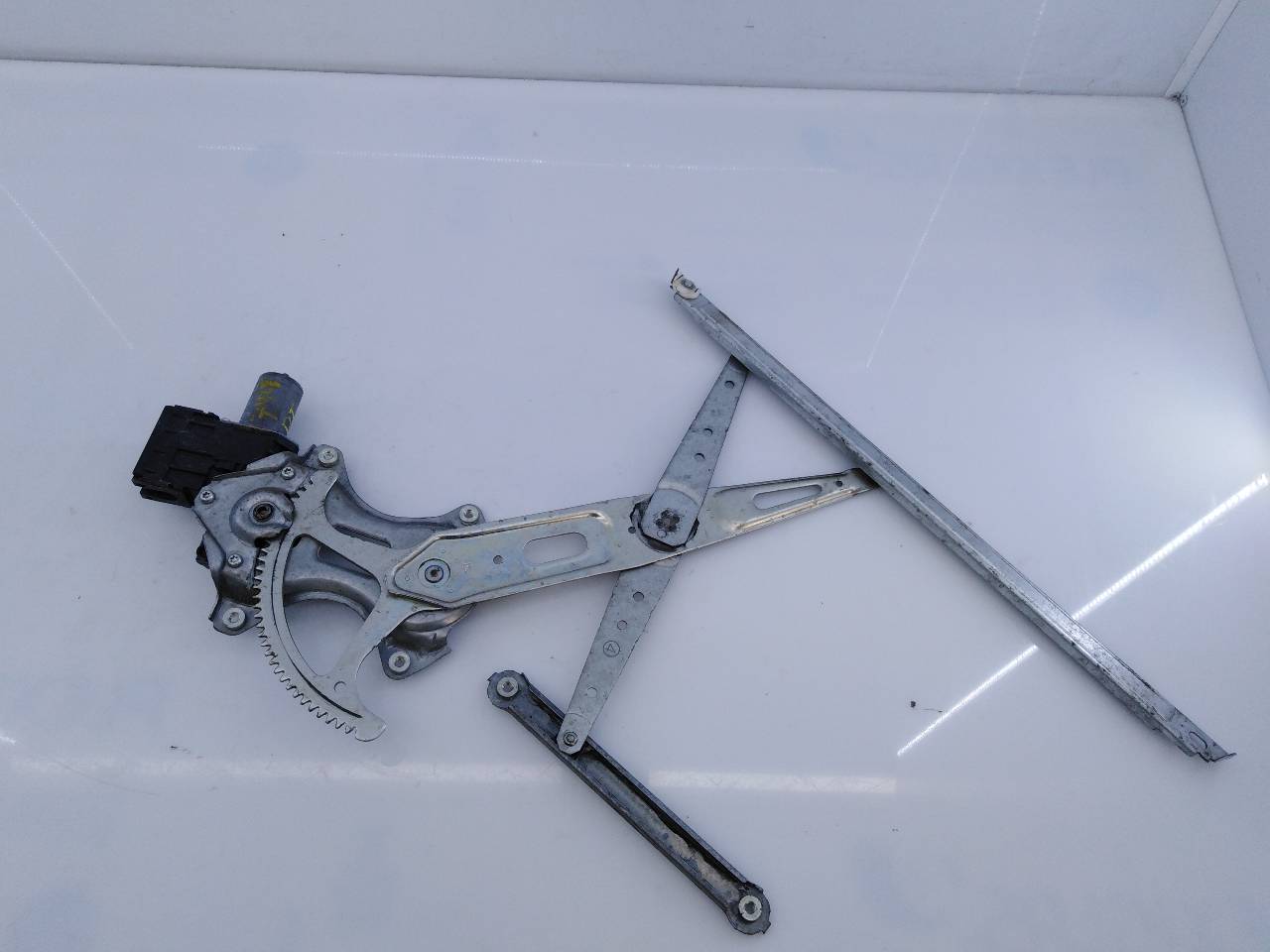 TOYOTA RAV4 4 generation (XA40) (2012-2018) Front Left Door Window Regulator 6980230280,E2-B4-54-2 18592361