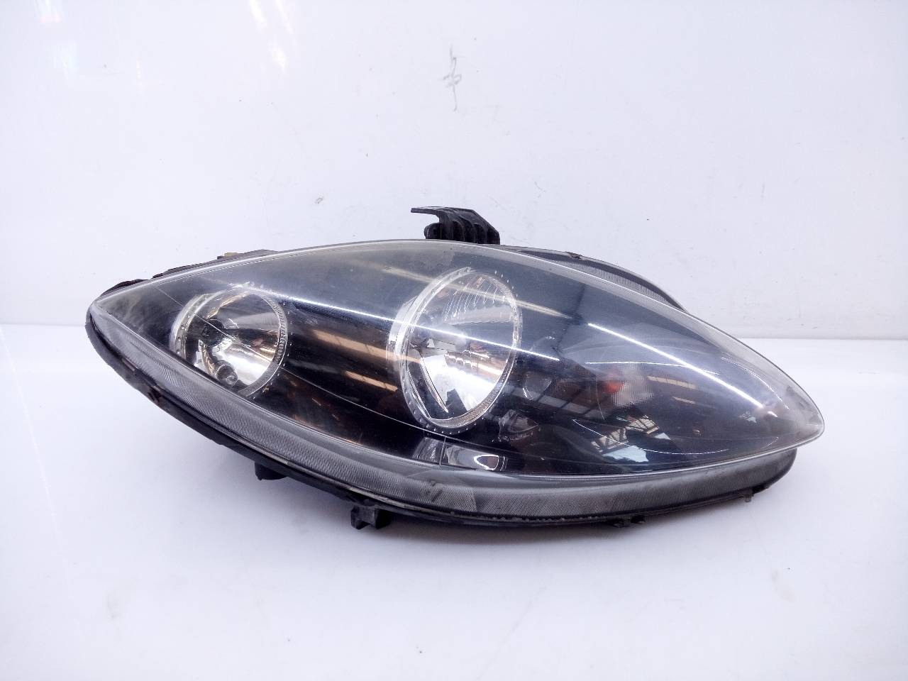 OPEL Toledo 3 generation (2004-2010) Front Right Headlight 5P1941006D 23295457