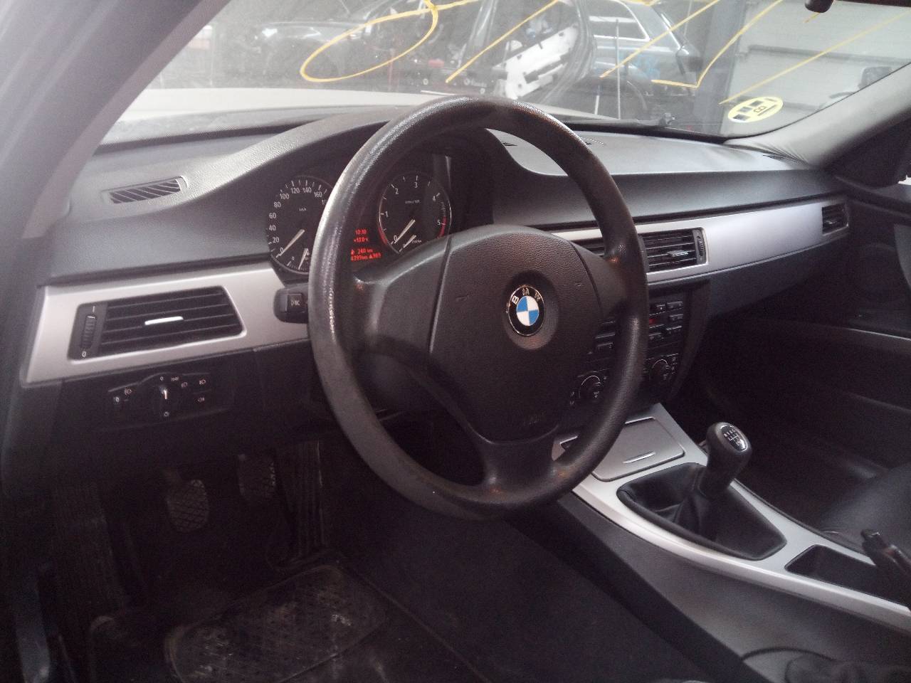 BMW 3 Series E90/E91/E92/E93 (2004-2013) Front Windshield Wiper Mechanism 697826301 24106153