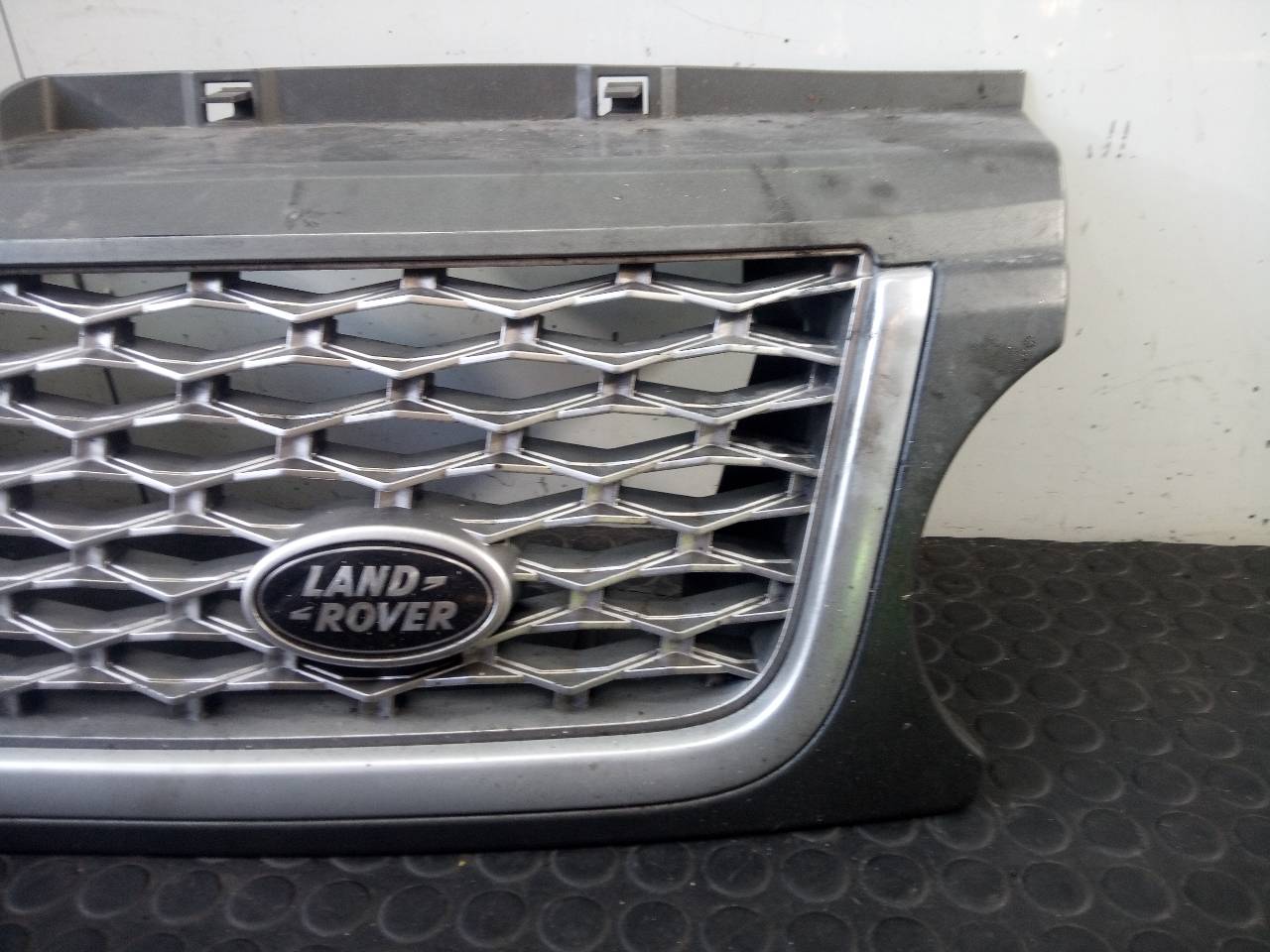 LAND ROVER Range Rover Sport 1 generation (2005-2013) Radiator Grille AH3M8138, P2-B2-39 18752093