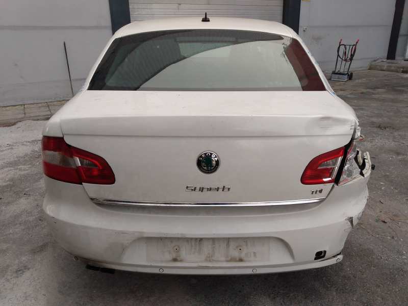 SKODA Superb 2 generation (2008-2015) Πλήμνη μπροστινού αριστερού τροχού 1K0407255AA 24484530