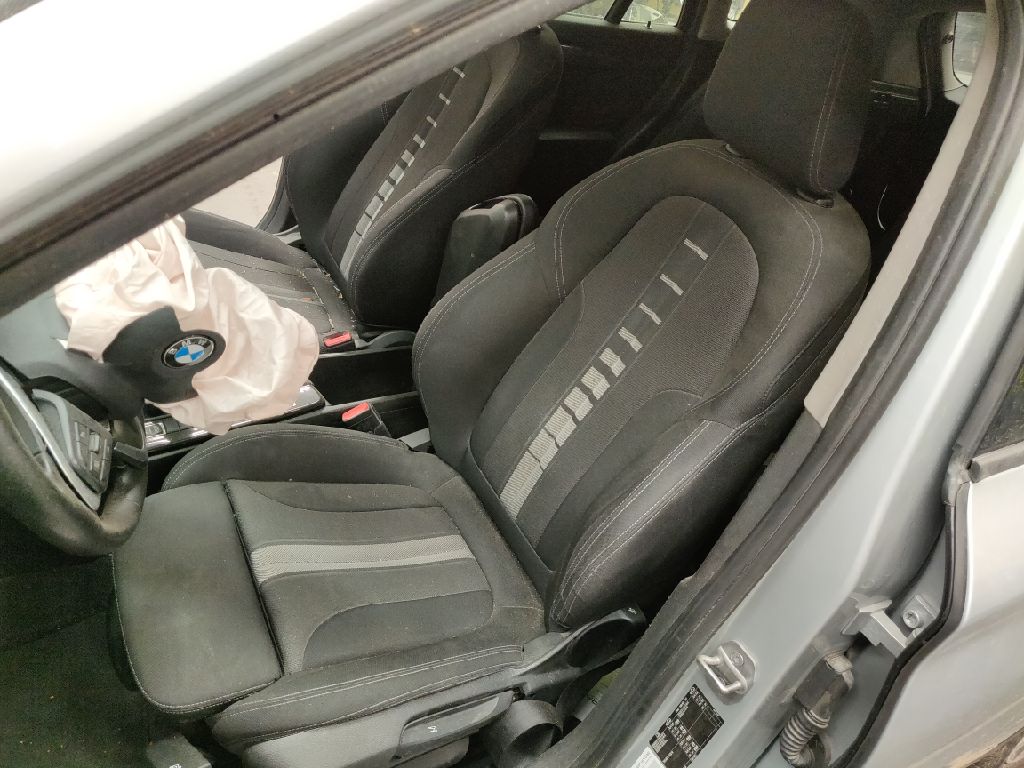 BMW X1 F48/F49 (2015-2023) Кнопка стеклоподъемника задней правой двери 24484115