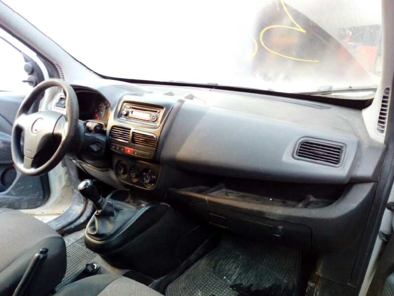 FIAT Стеклоподъемник передней левой двери 51810880,E2-B2-3-1 18426494