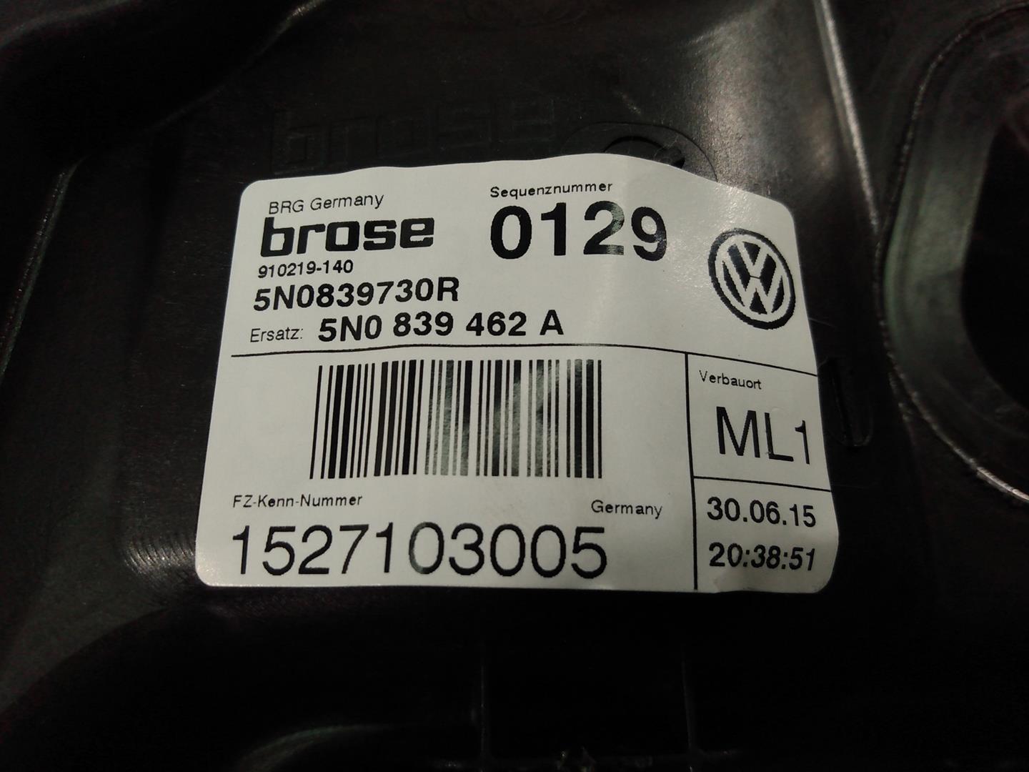 VOLKSWAGEN Tiguan 1 generation (2007-2017) Aizmugurējo labo durvju logu pacēlājs 5N0839730R, 5N0839462A, P2-B4-19 20955587