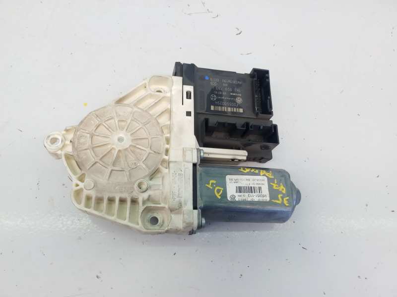 CHEVROLET Passat B6 (2005-2010) Priekšējo kreiso durvju logu pacēlāja motorīts 980851113, E1-B6-44-1 18358858