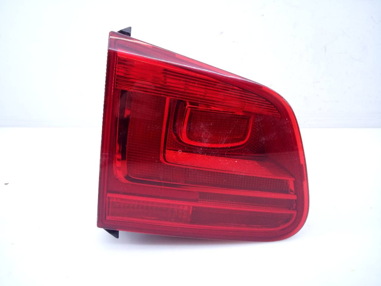 VOLKSWAGEN Tiguan 1 generation (2007-2017) Left Side Tailgate Taillight E1-B6-27-1 23301101