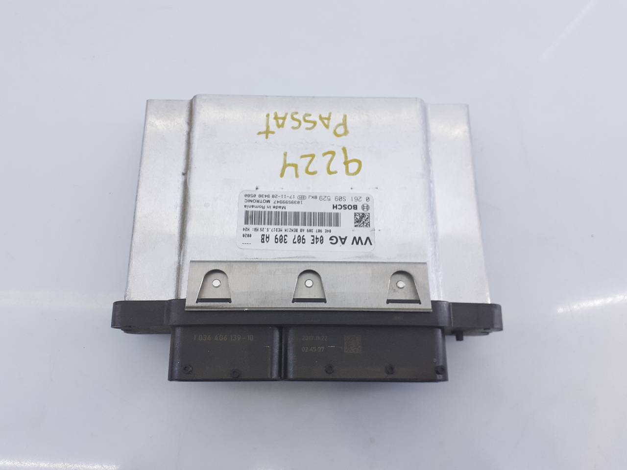 VOLKSWAGEN Passat B8 (2014-2023) Moottorin ohjausyksikkö ECU 04E907309AB,0261S09529,E2-A1-33-7 18736255