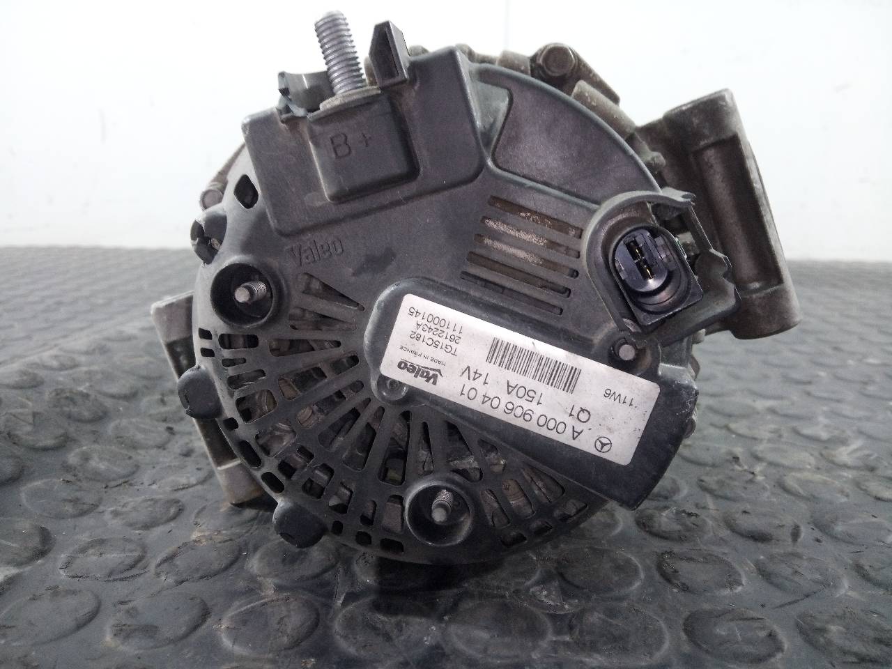 MERCEDES-BENZ C-Class W204/S204/C204 (2004-2015) Alternator A0009060401,P3-B5-2-2 21796787