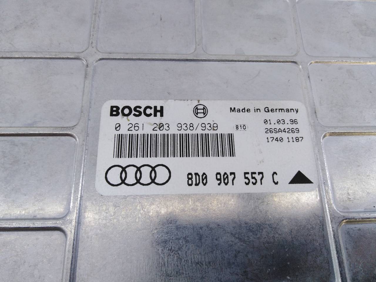 AUDI A4 B5/8D (1994-2001) Motorkontrollenhet ECU 0261203938, 8D0907557C, E2-A1-9-2 21802065