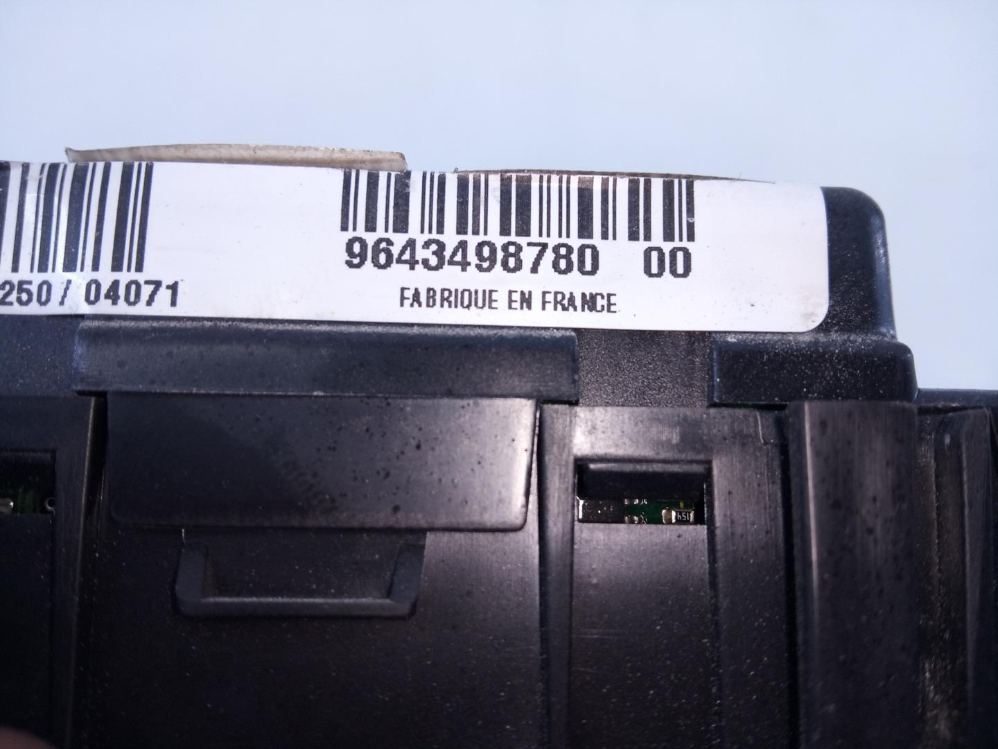 TOYOTA C3 1 generation (2002-2010) Fuse Box 9643498780,E3-B2-40-1 20958178