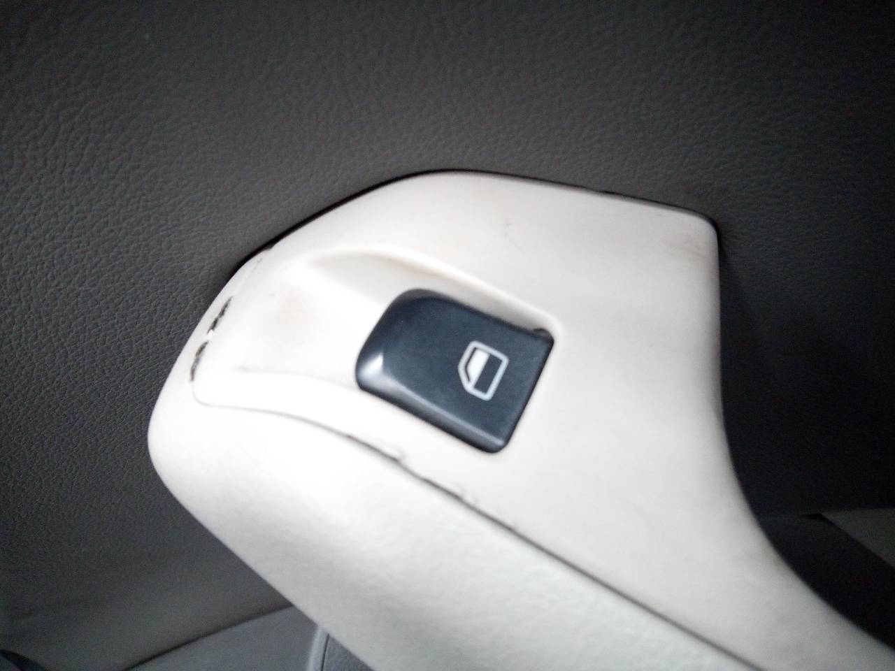 AUDI Q5 8R (2008-2017) Кнопка стеклоподъемника передней правой двери 25367697