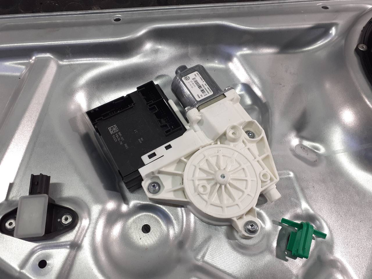 VOLKSWAGEN Tiguan 1 generation (2007-2017) Vindusregulator foran høyre dør 5N0959702G,P2-B4-12 18753873