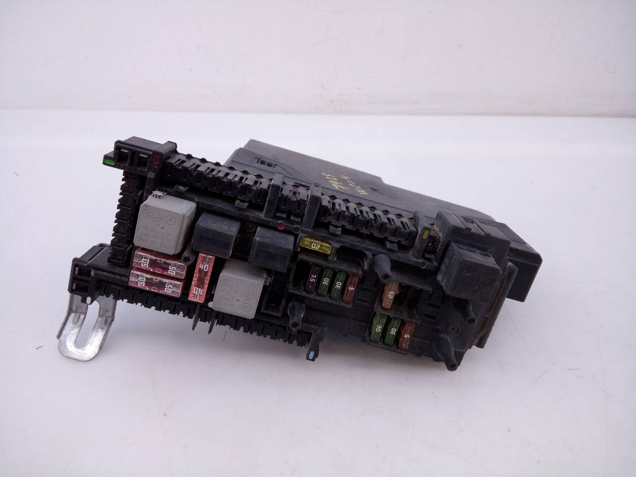 MERCEDES-BENZ C-Class W204/S204/C204 (2004-2015) Fuse Box E3-A1-18-1 26272845