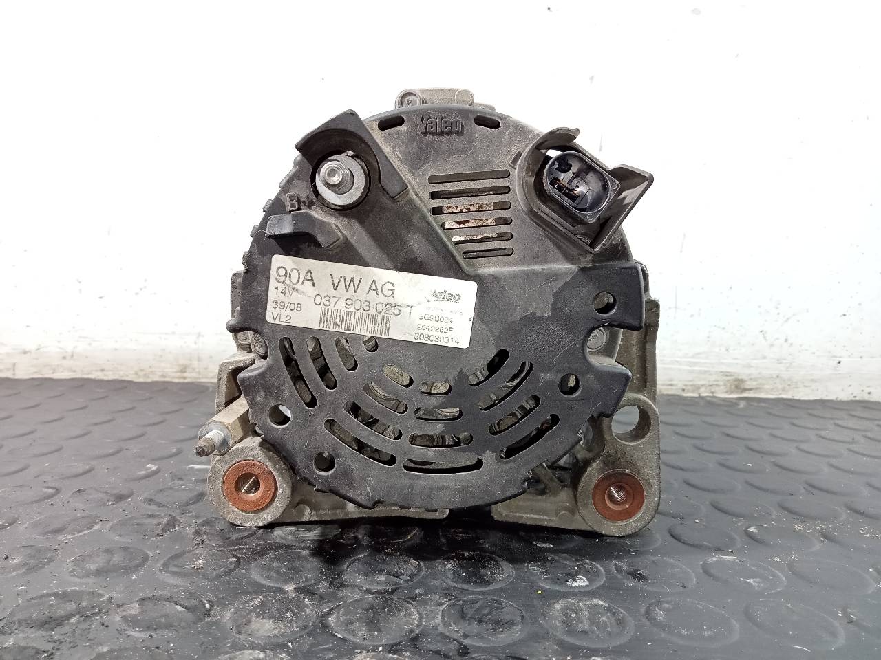 SEAT Cordoba 2 generation (1999-2009) Alternator 037903025T, 2542282F, P3-B6-2-3 18688279