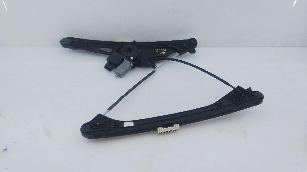 Elevalunas delantero derecho HNS 9829482280 de Peugeot 3008 suv (mc_, mr_, mj_, m4_) 2016-0 131 CV con 54686 km