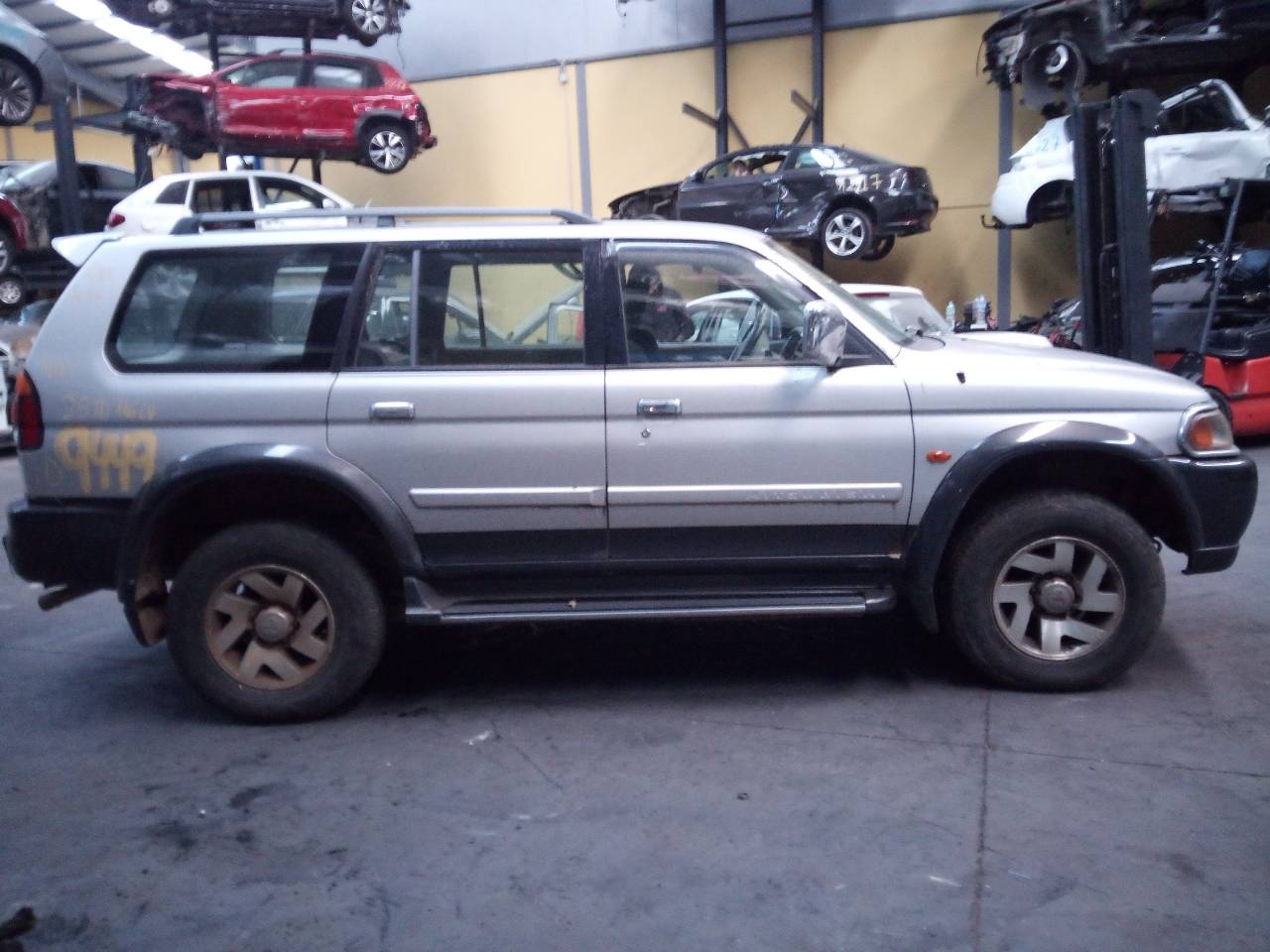 VOLKSWAGEN Pajero Sport 1 generation (1996-2008) Partea din față a arborelui cardanic MR410495,P1-B6-38 18748914