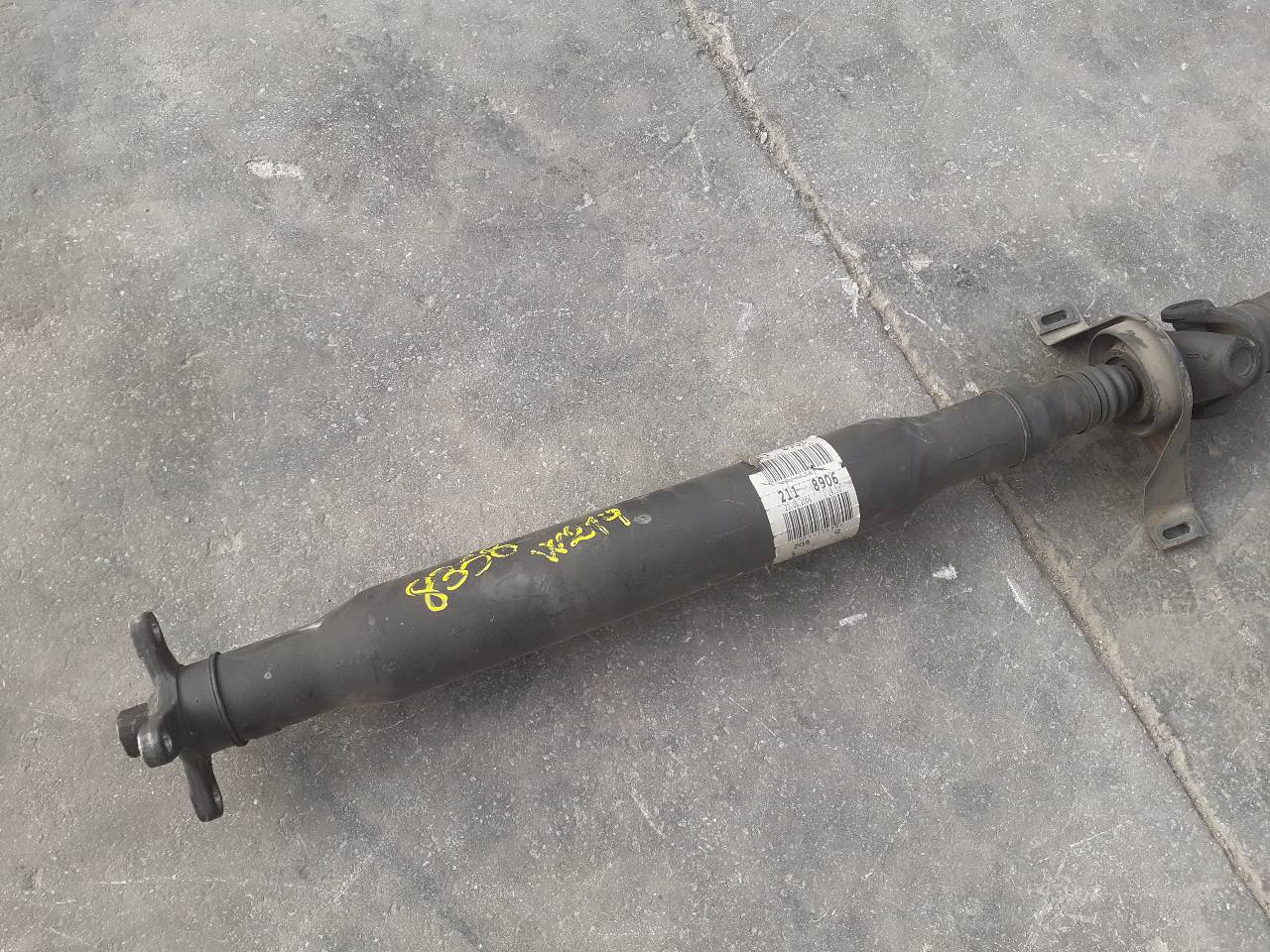 MERCEDES-BENZ CLS-Class C219 (2004-2010) Gearbox Short Propshaft 2118906, 2114108906, P1-B3-36 18678436