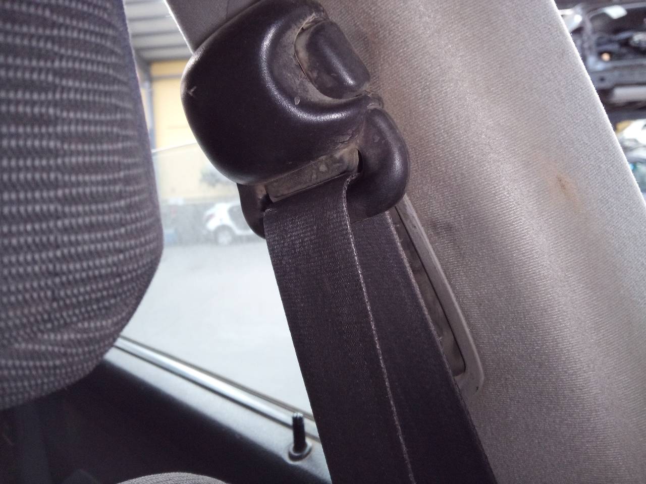 SSANGYONG Rexton Y200 (2001-2007) Front Left Seatbelt 21794386
