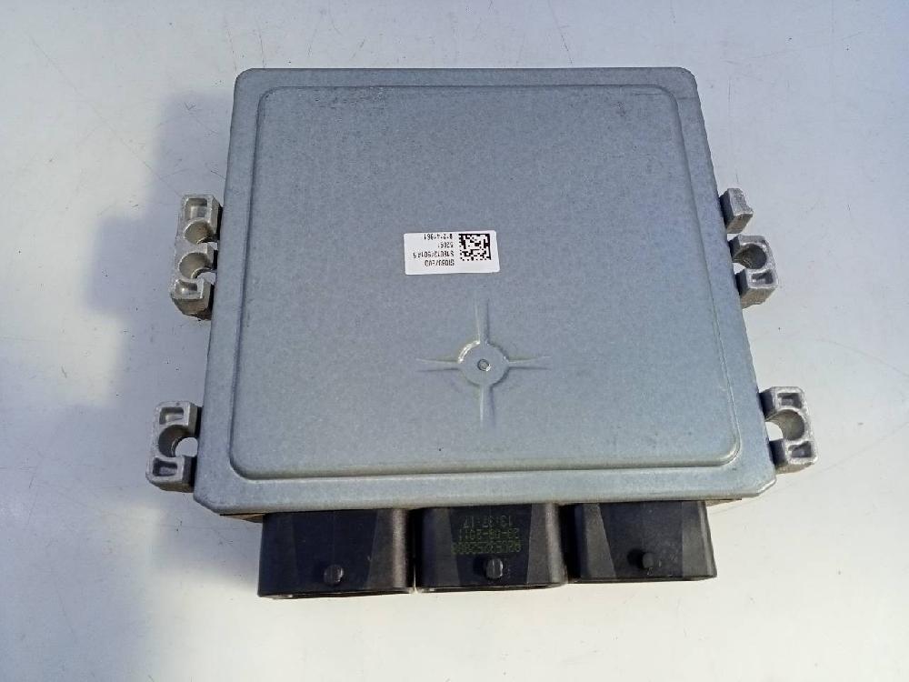 Switchboard engine uce 9HR 9678628780 de Peugeot 3008 2009-2016 114 CV - pieza usada
