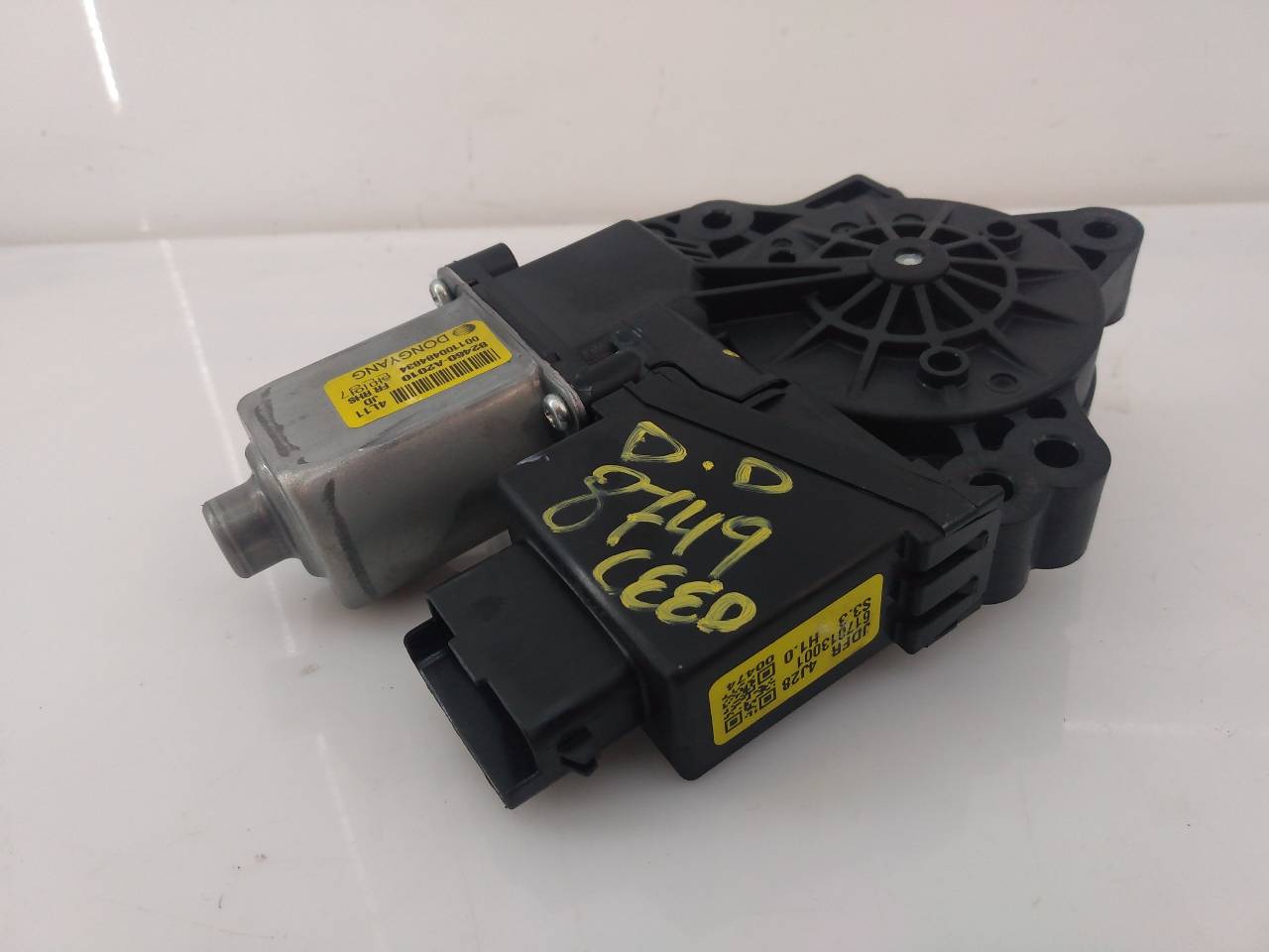 KIA Cee'd 2 generation (2012-2018) Front Right Door Window Control Motor 82460A2010,617013001,E3-A3-10-1 18733897