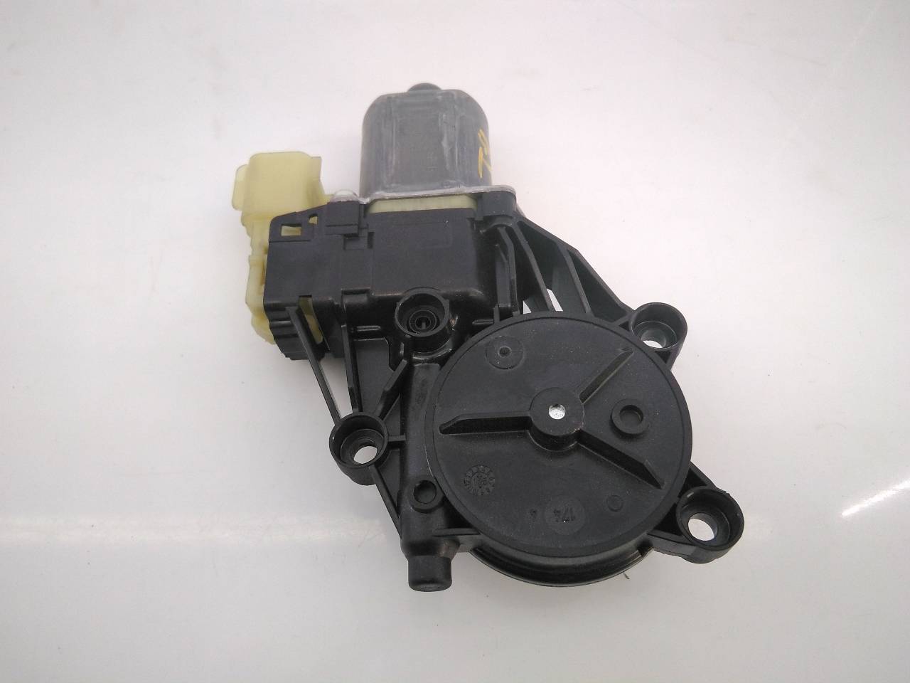 FORD Fiesta 5 generation (2001-2010) Vänster framdörr Fönsterregulatormotor 8A6114A389B,0130822618,E2-B3-8-1 18703349