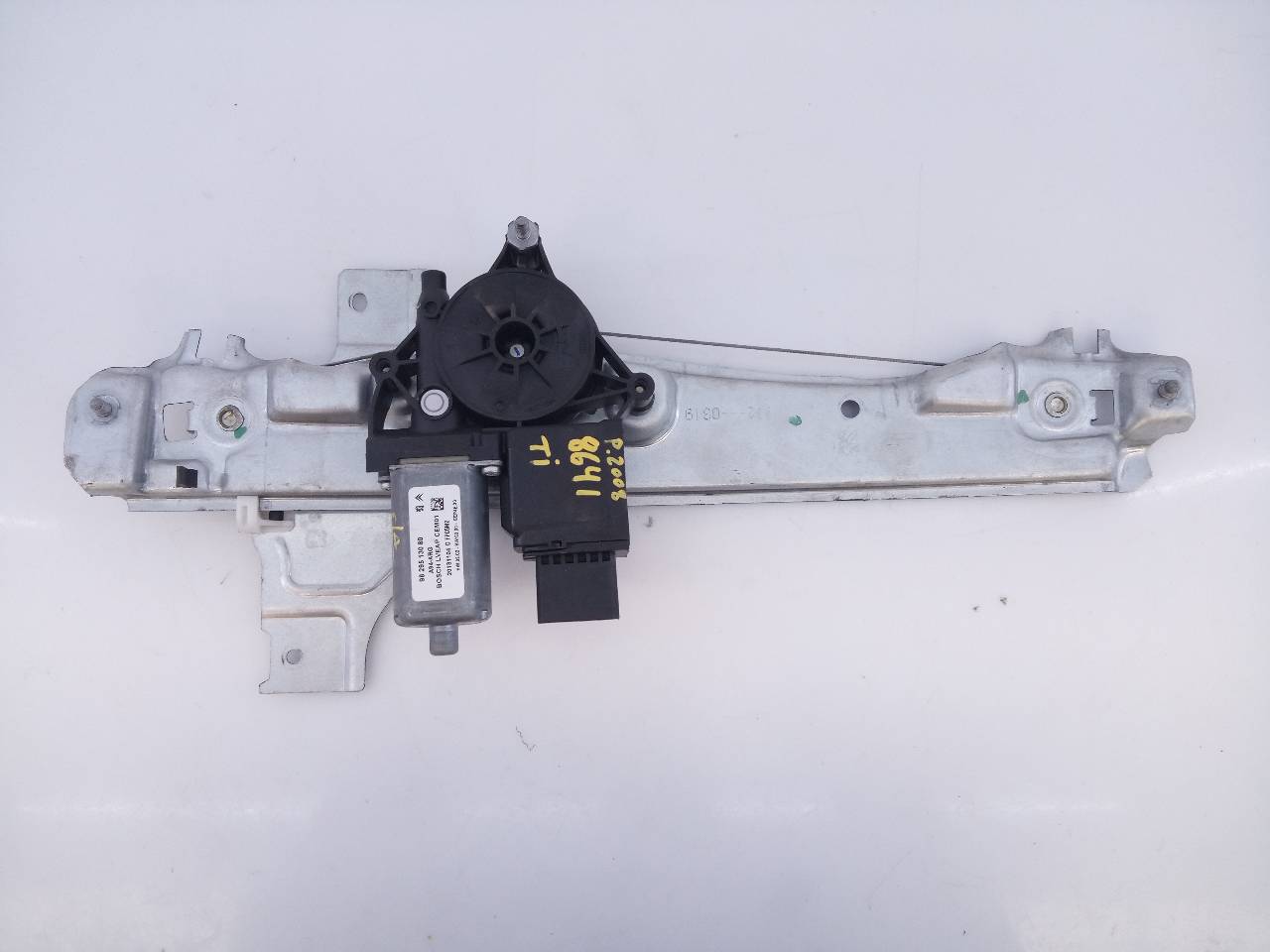 PEUGEOT 2008 1 generation (2013-2020) Rear left door window lifter 9829513080, E1-A4-36-2 24022117