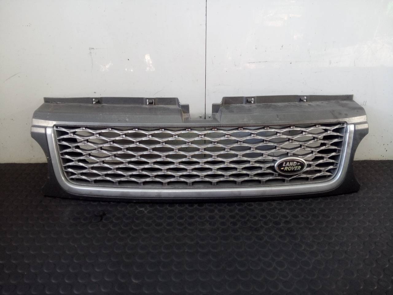 LAND ROVER Range Rover Sport 1 generation (2005-2013) Radiator Grille AH3M8138, P2-B2-39 18752093