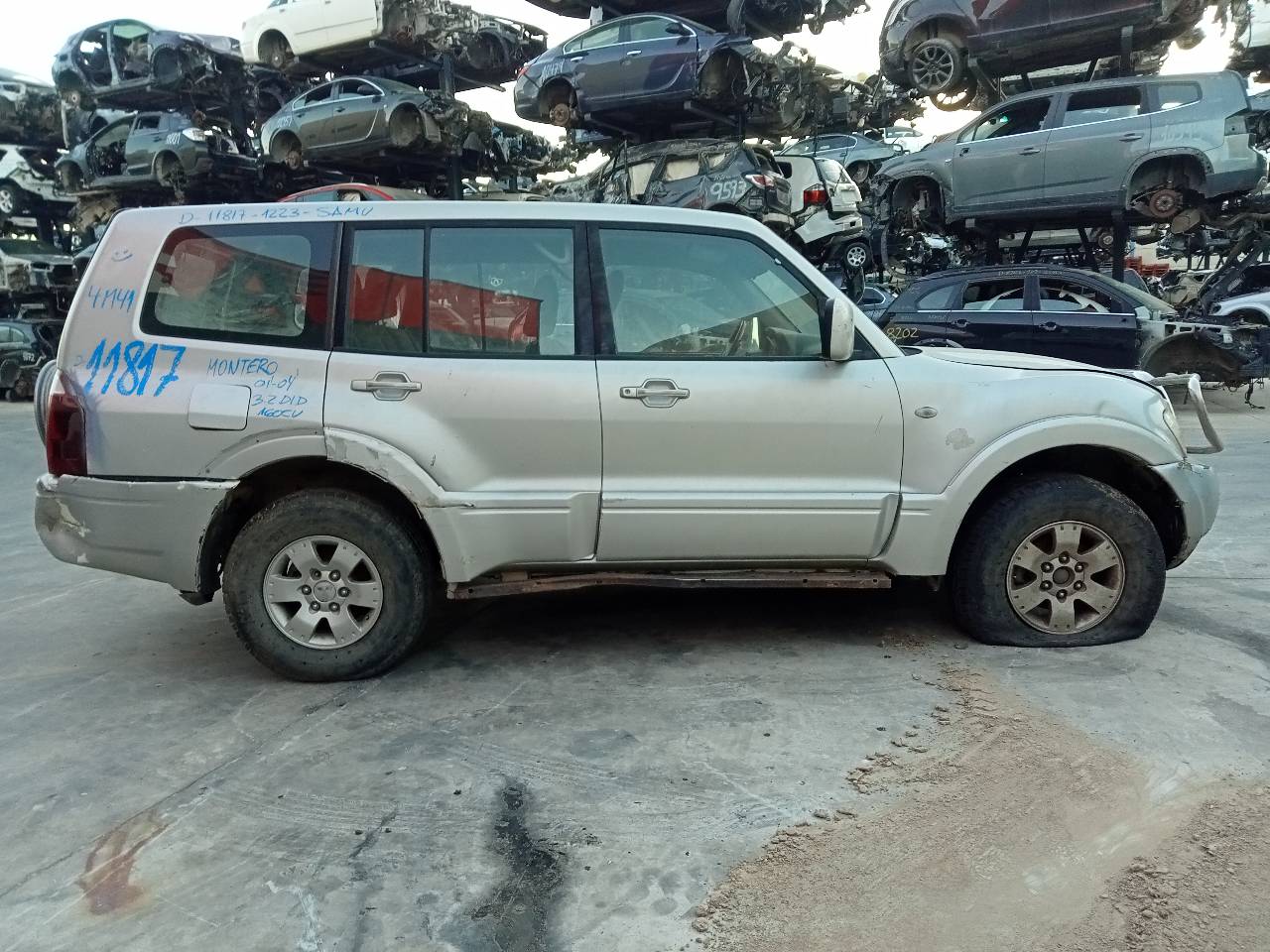 VOLKSWAGEN Pajero 3 generation (1999-2006) Трапеции стеклоочистителей MR388038 23297394