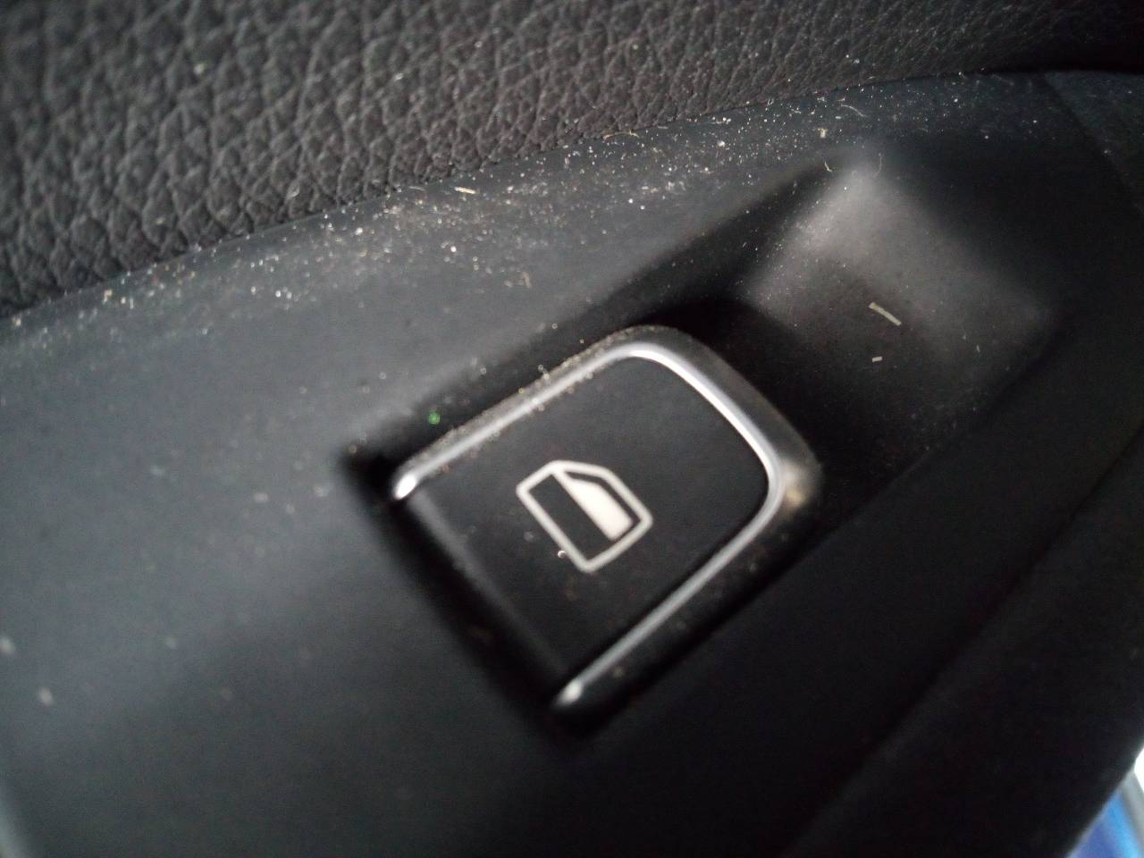 AUDI A6 C7/4G (2010-2020) Кнопка стеклоподъемника задней правой двери 24452018