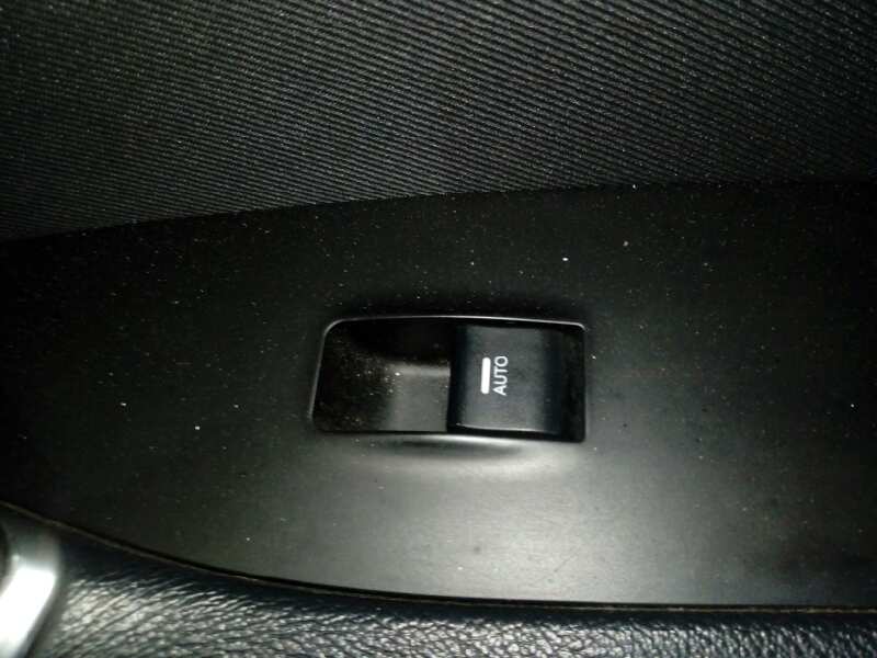 HYUNDAI i40 VF (1 generation) (2011-2020) Front Right Door Window Switch 935763Z000 24483862