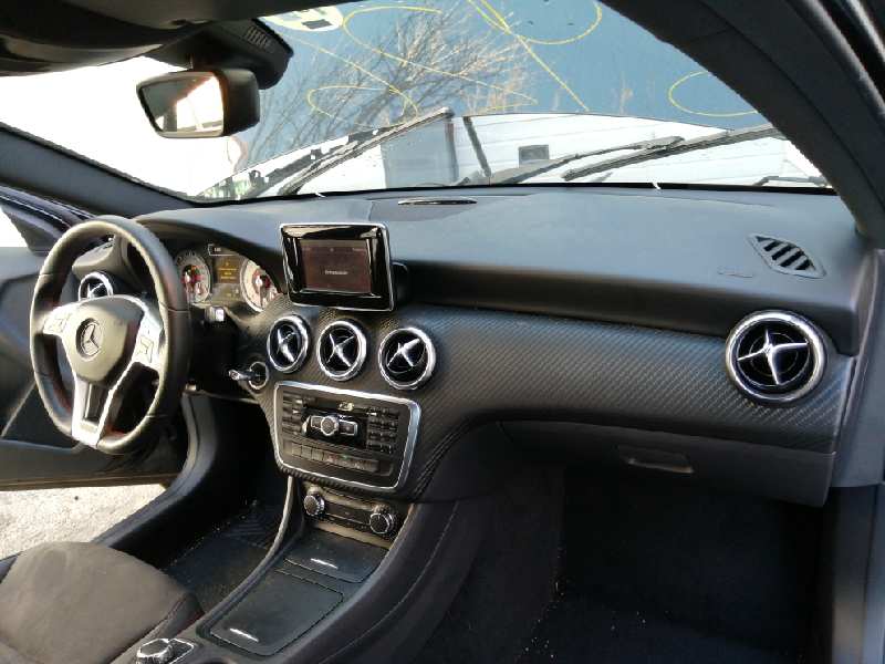 MERCEDES-BENZ A-Class W176 (2012-2018) Механизъм за чистачки на предното стъкло A1769061800, W000027118, E1-A2-36-1 18530377