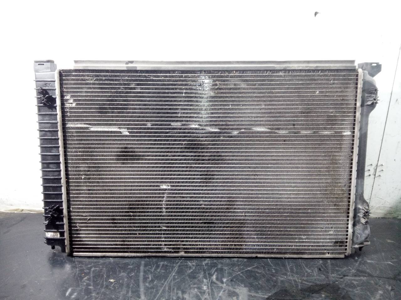 AUDI A6 C6/4F (2004-2011) Охлаждающий радиатор 130656, P2-A6-8 23293037