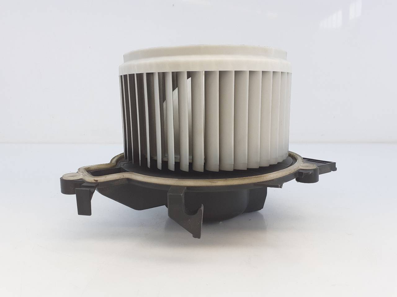 IVECO Daily Нагревательный вентиляторный моторчик салона 5S9030100, E3-B6-43-5 24035766
