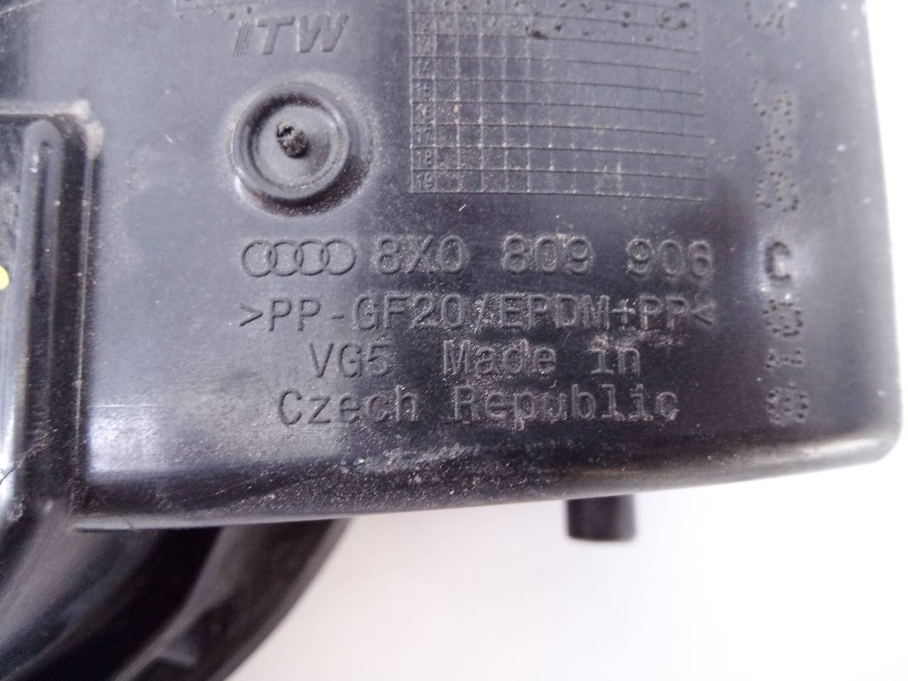 AUDI A7 C7/4G (2010-2020) Kuro (degalų) bako kamštis 8X0809906, E1-B6-43-2 21801208