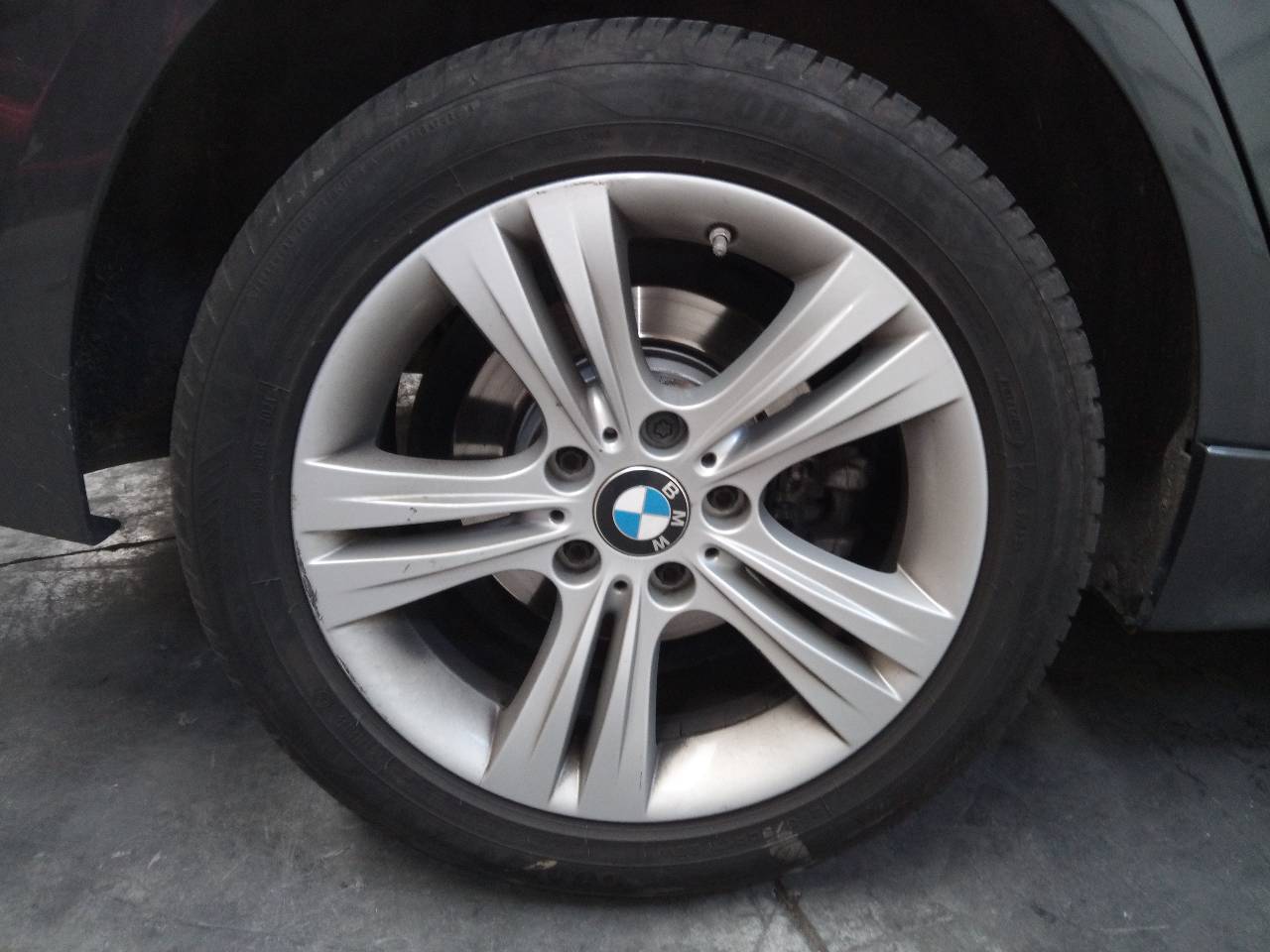 BMW 3 Series F30/F31 (2011-2020) Tire 225/50/17 24095134