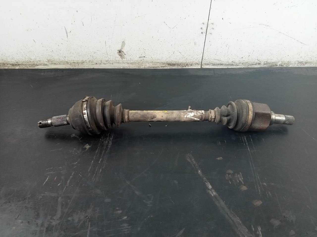 PEUGEOT Expert 2 generation (2007-2020) Front Left Driveshaft P1-A6-17 20961857