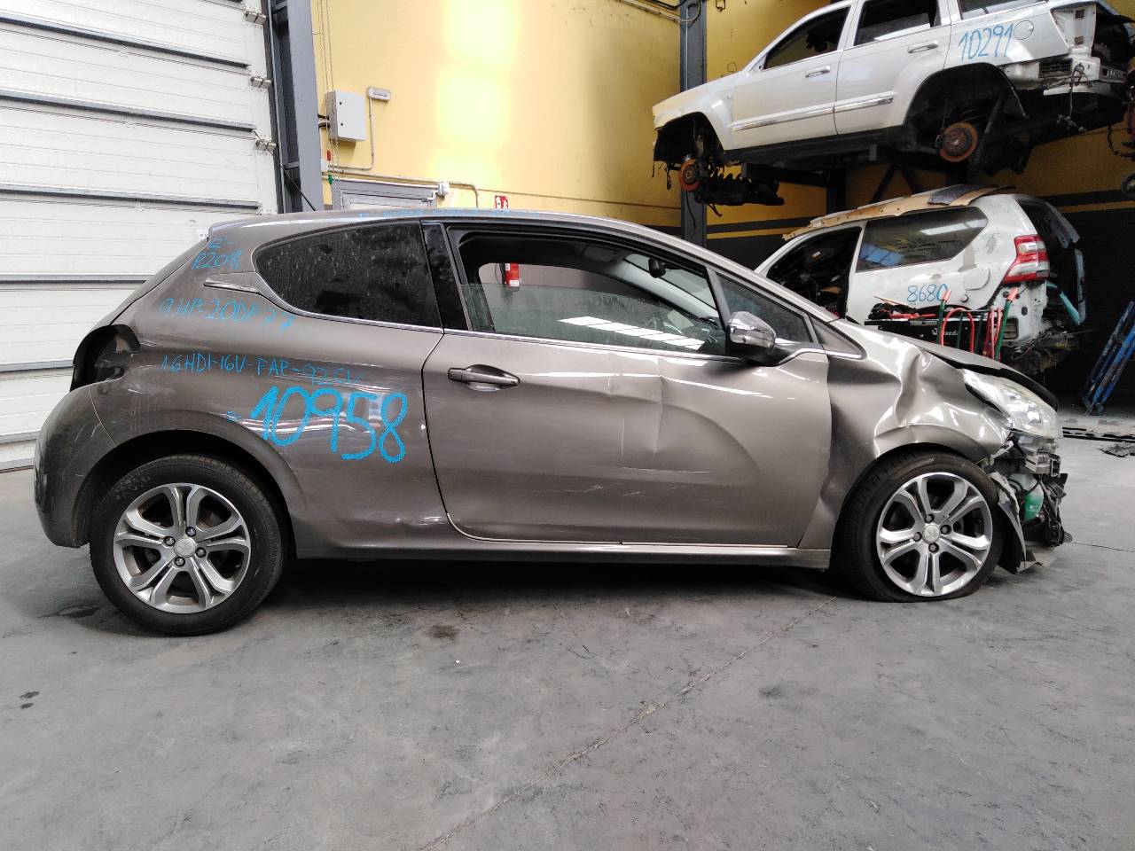 PEUGEOT 208 Peugeot 208 (2012-2015) Μπροστινή δεξιά δαγκάνα φρένου 21820818