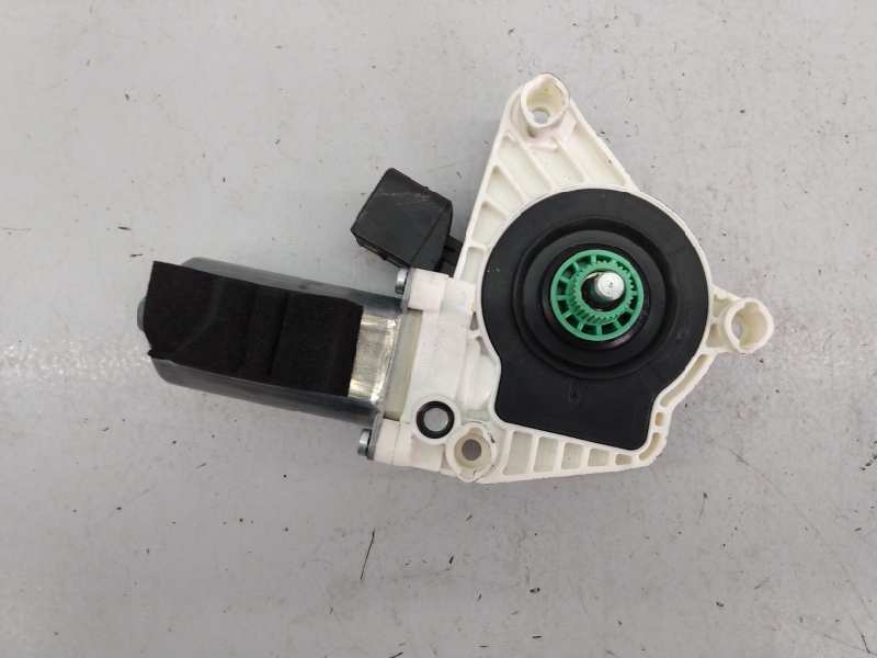 MERCEDES-BENZ CLA-Class C117 (2013-2016) Rear Right Door Window Control Motor A61041110, E3-A1-3-3 18526109